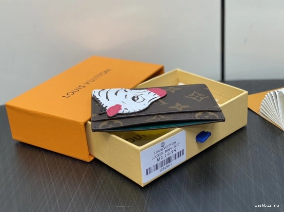 WIS HOLDER-11*7*0.5cm CARD VUITTON LOUIS 0209